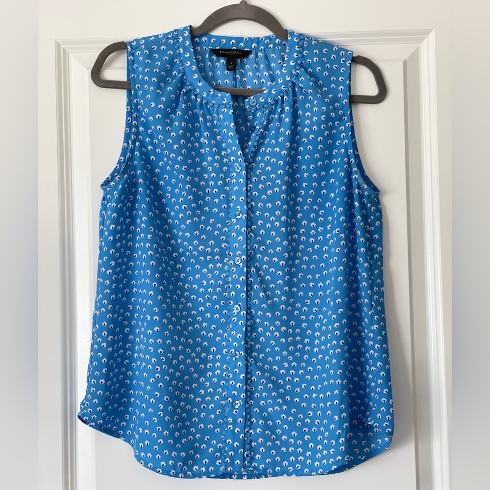 Banana Republic Floral Button Down Sleeveless Blouse